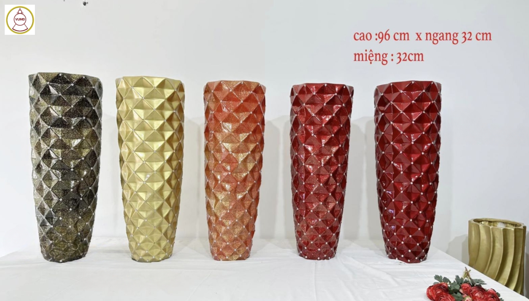 Bộ sưu tầm bình cắm hoa đẹp và bền 2024